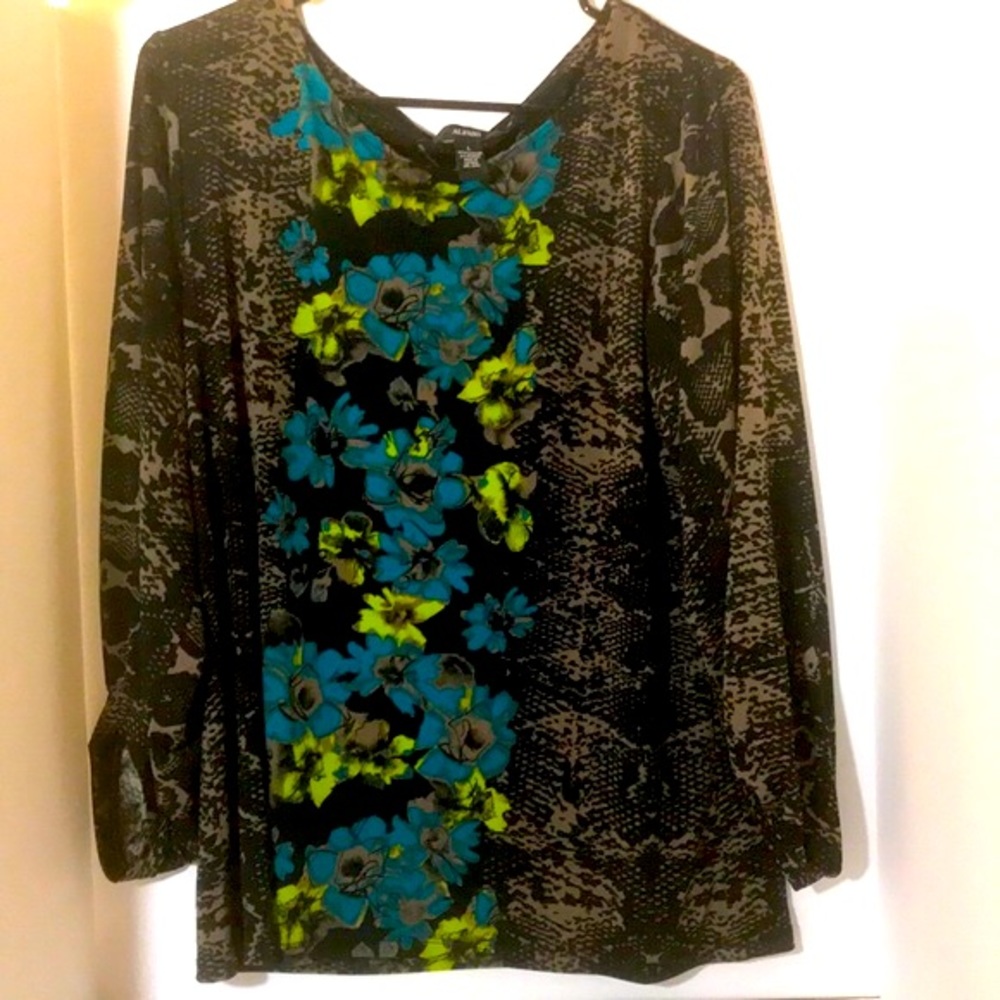 Alfani long sleeve size large top cottage core floral blue yellow black